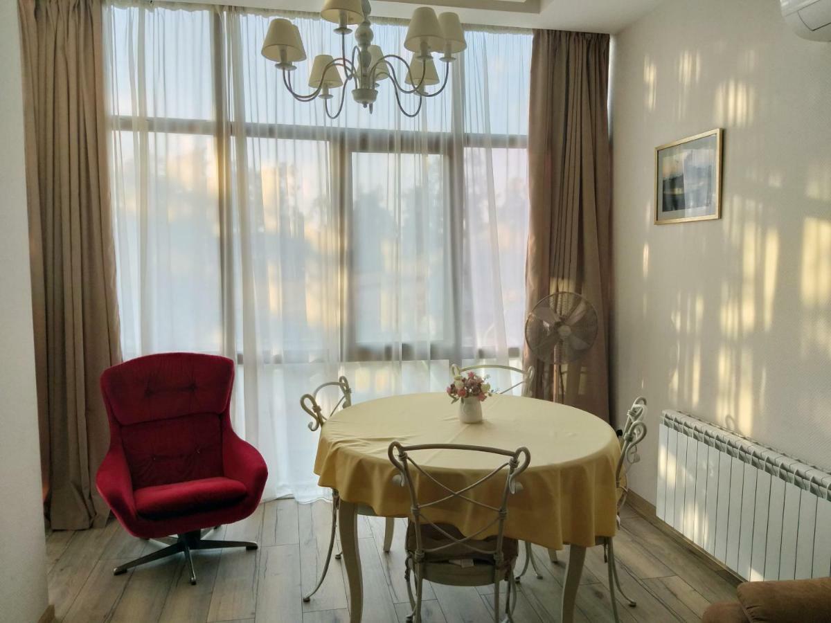 Boulevard Apartment Batumi Eksteriør bilde